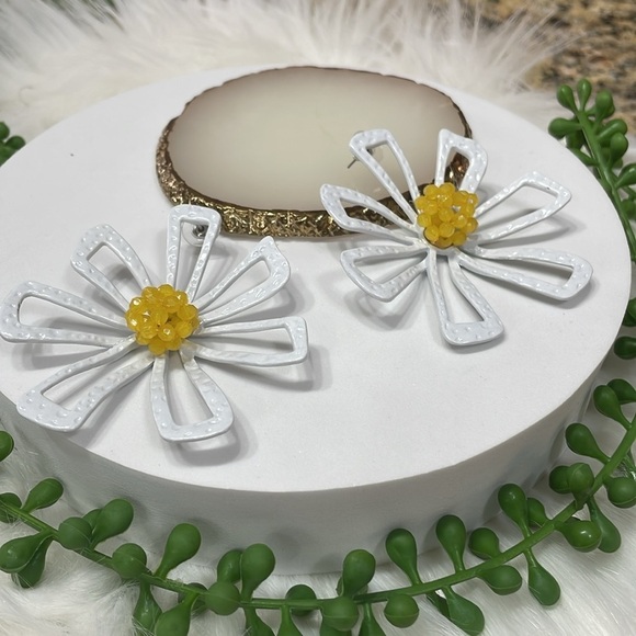 For Love And Lemons Flower Earrings - Picture 7 of 13